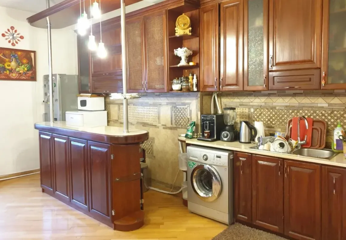 5 bedroom apartment for sale Shahsuvaryan St, Arabkir Yerevan, 160647