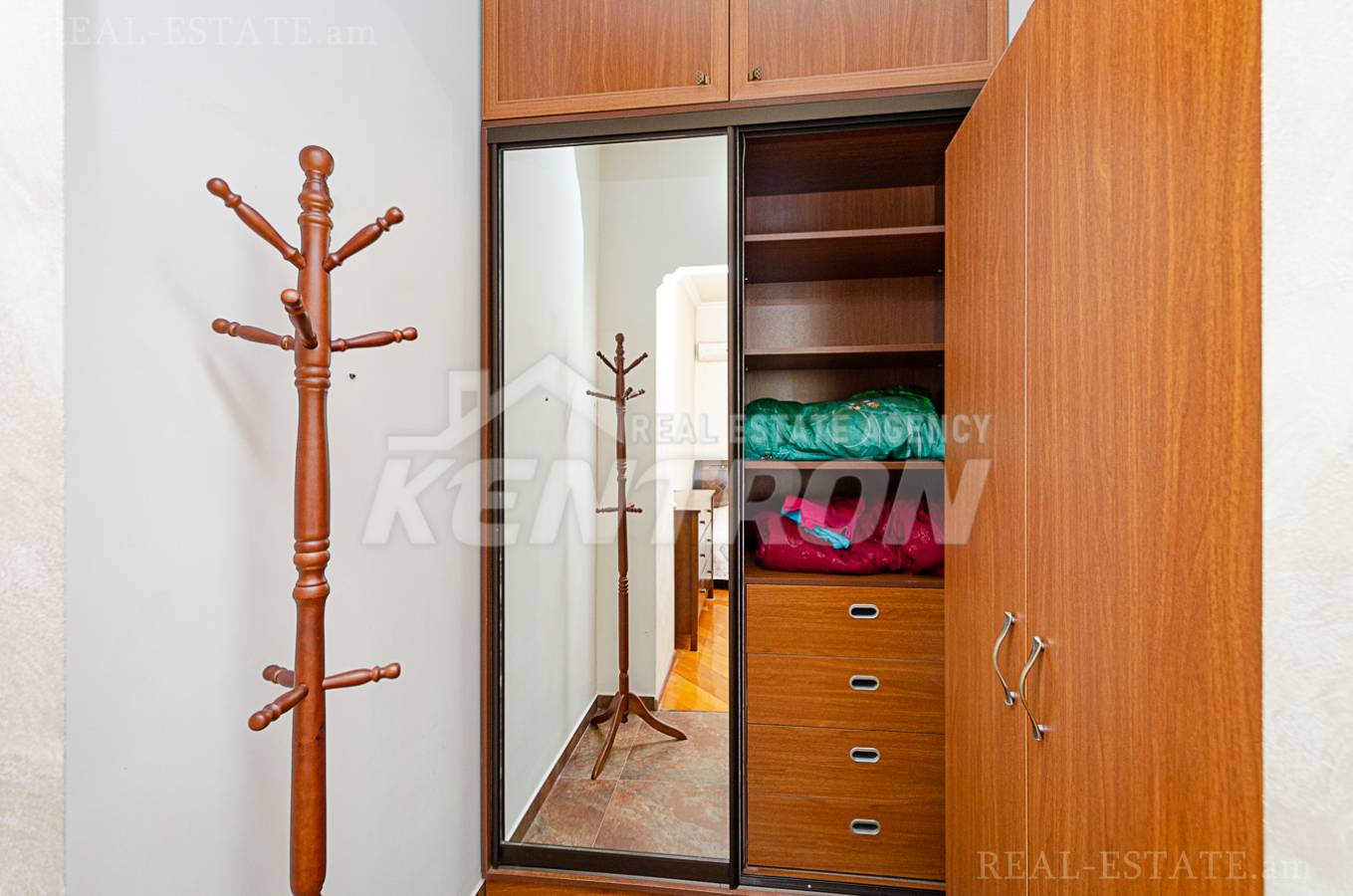 Снять 2 комнатную квартиру Саят-Нова пр, Центр Ереван, 136059