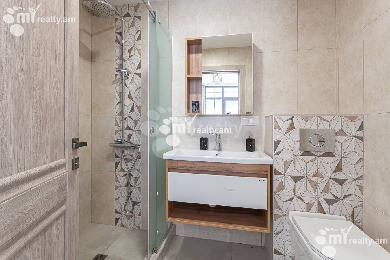 Снять 3 комнатную квартиру Ерзнкян ул, Арабкир Ереван, 155866