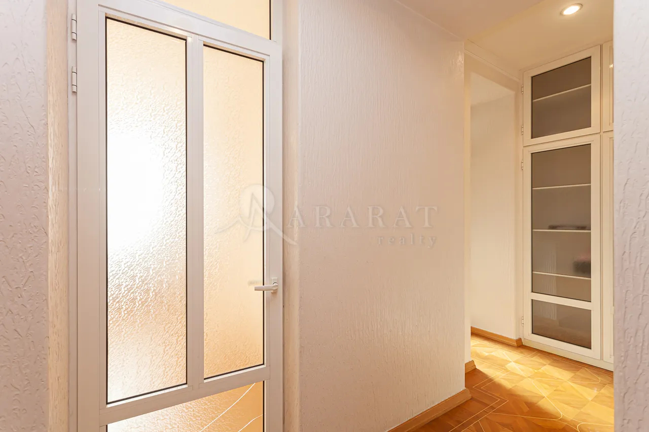 4 bedroom apartment for sale خیابان خانجیان, مرکز شهر ایروان, 161921