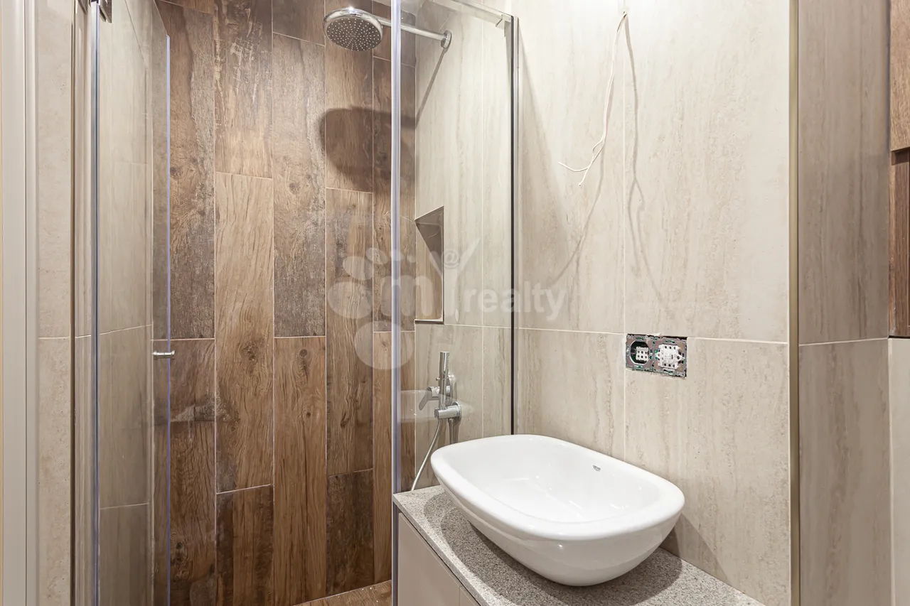 2 bedroom apartment for rent Antarayin St, Center Yerevan, 161991