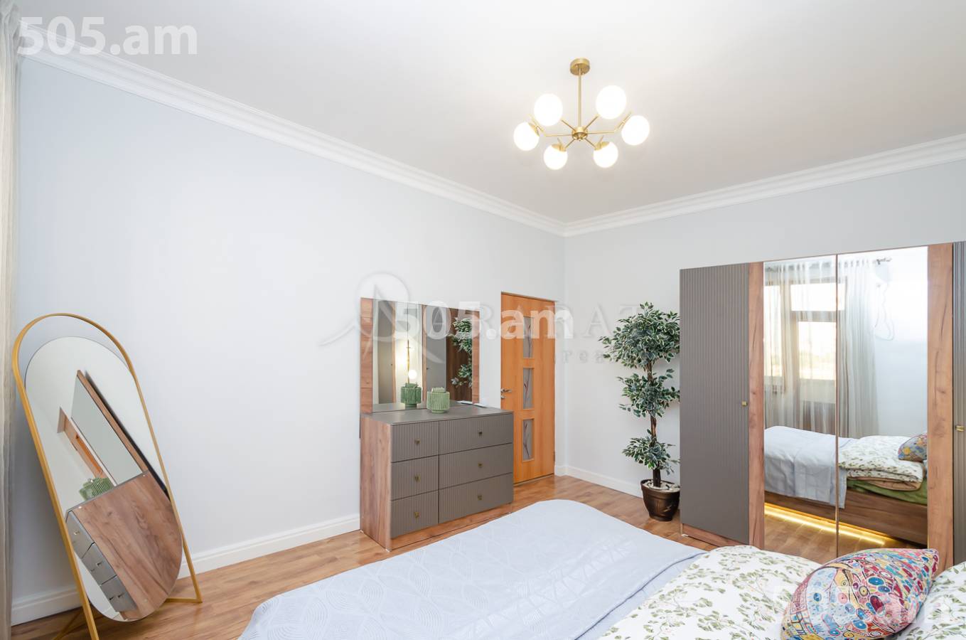 4 bedroom apartment for sale M․ Melqonyan str, Center Yerevan, 155077