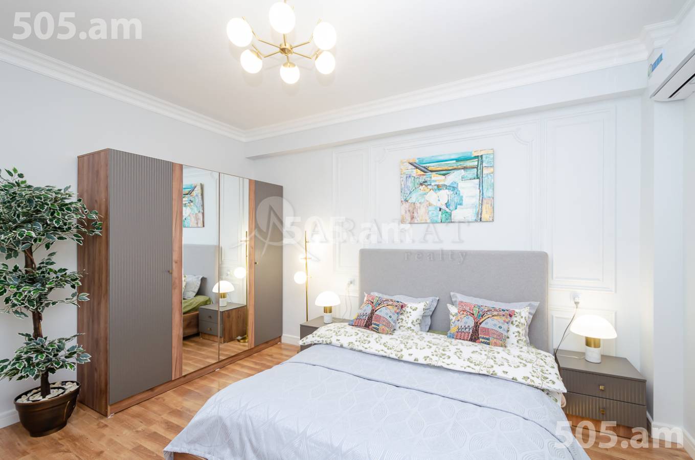 4 bedroom apartment for sale M․ Melqonyan str, Center Yerevan, 155077