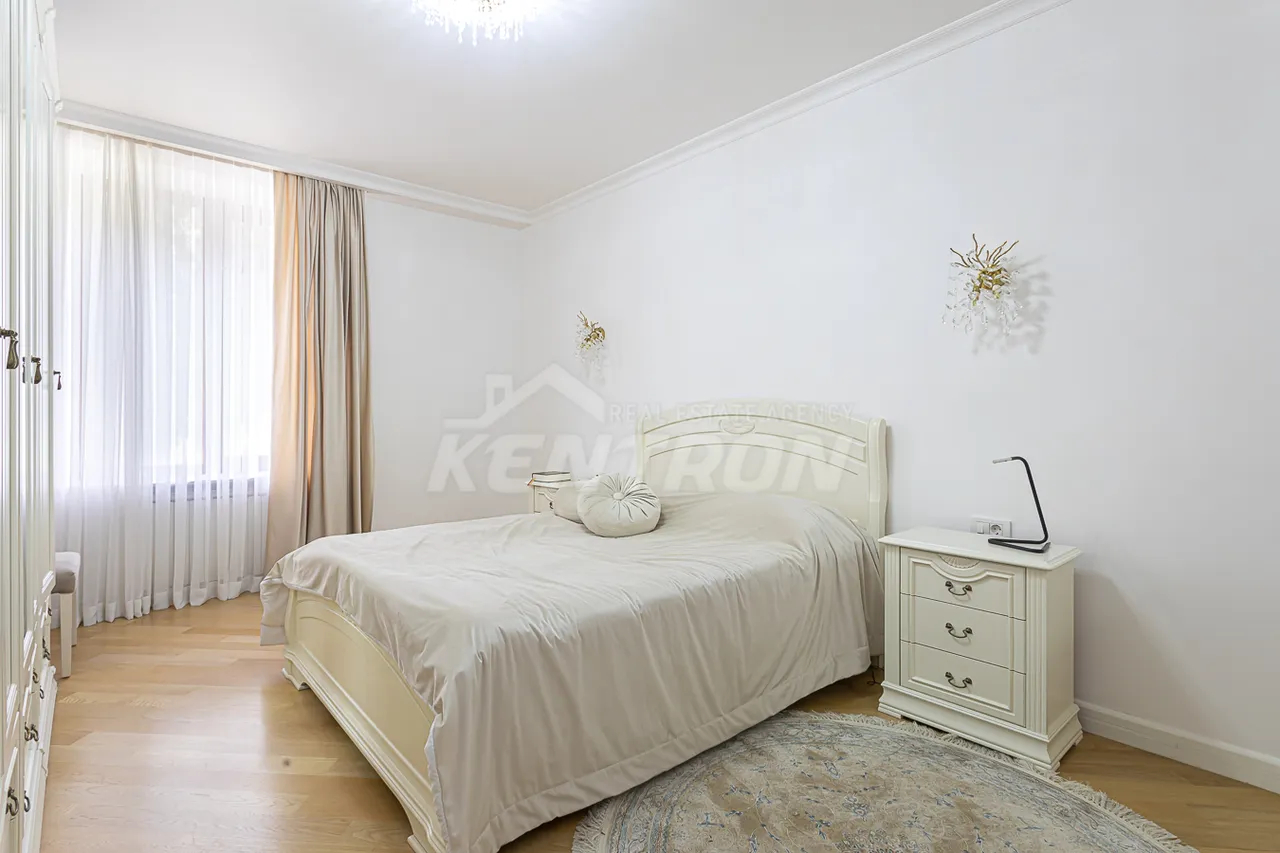 Купить 3 комнатную квартиру Сарян ул, Центр Ереван, 157562