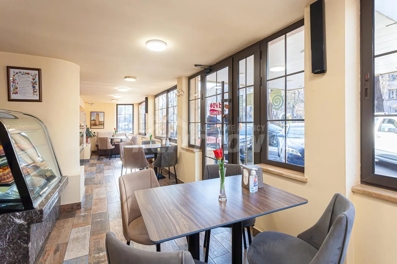 Commercial for sale خیابان کومیتاس, عربگیر ایروان, 157407
