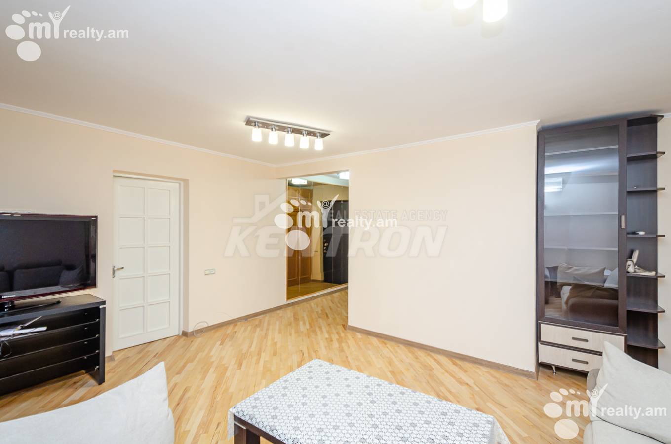 3 bedroom apartment for rent Mashtots Ave, Center Yerevan, 153111