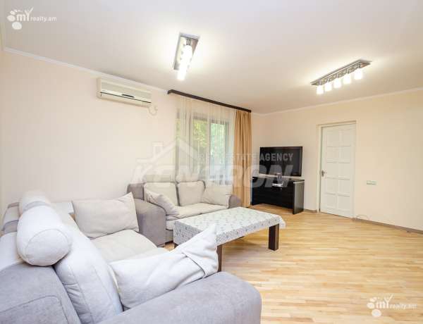 3-bedroom/apartment-for-rent/Mashtots+Ave/Center/Yerevan