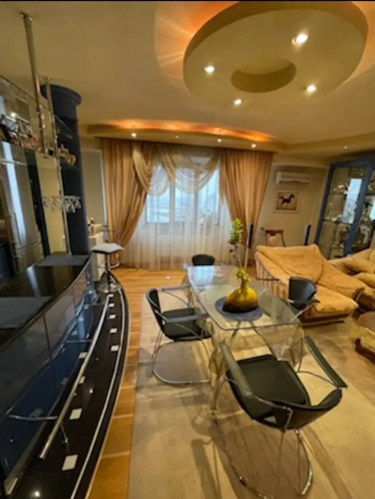 4 bedroom apartment for sale Azatamartikner St, Erébouni Yerevan, 161849