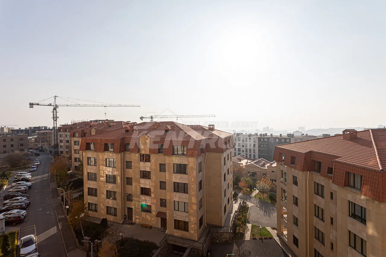 3 bedroom apartment for sale Antarayin St, Center Yerevan, 157847