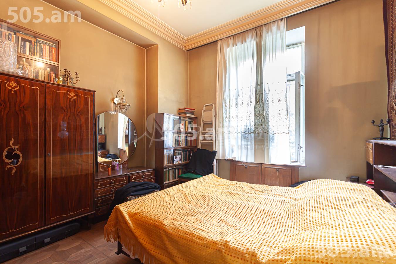 Купить 3 комнатную квартиру Абовян ул, Центр Ереван, 156139