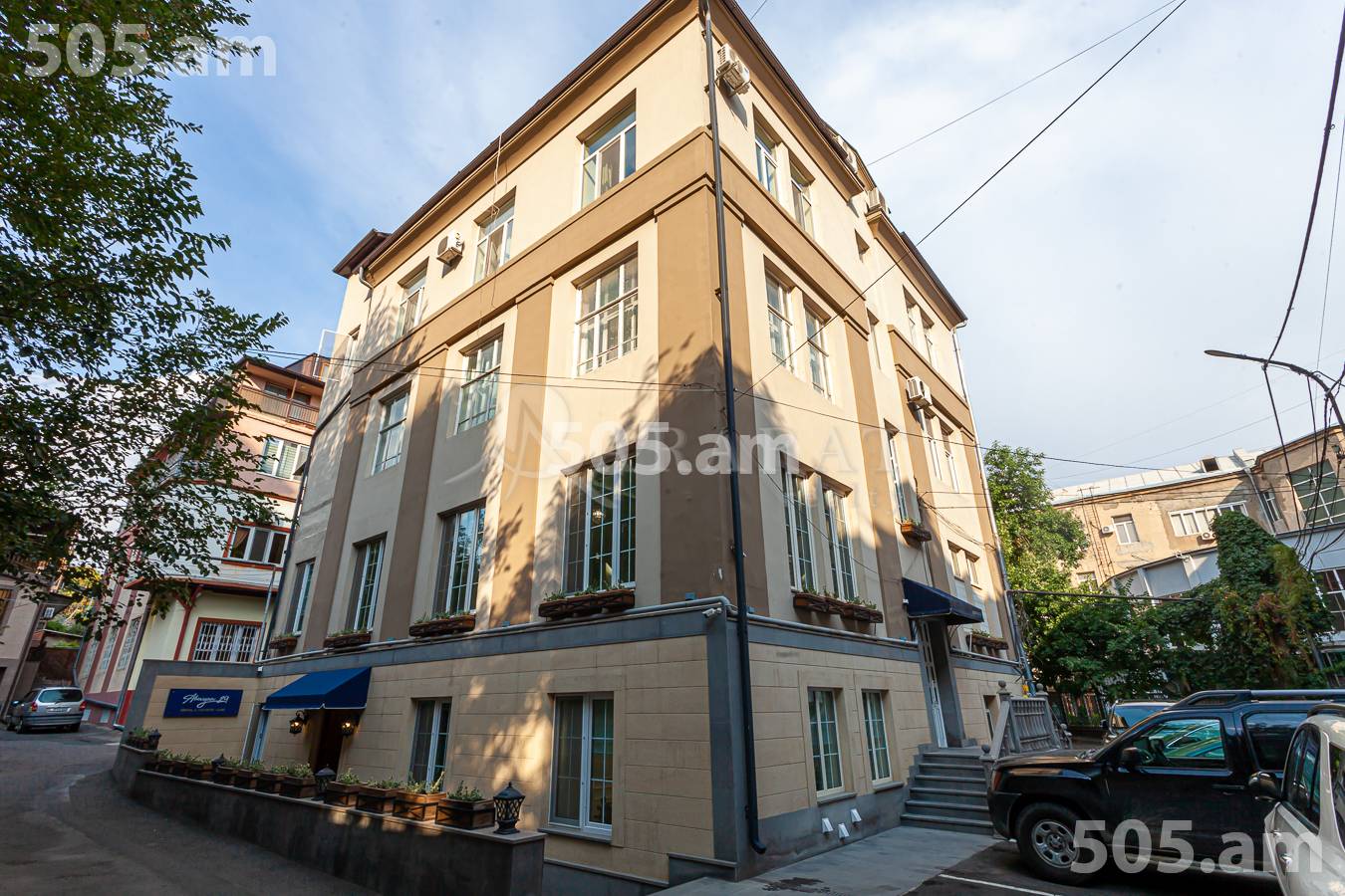 Купить 3 комнатную квартиру Абовян ул, Центр Ереван, 156139