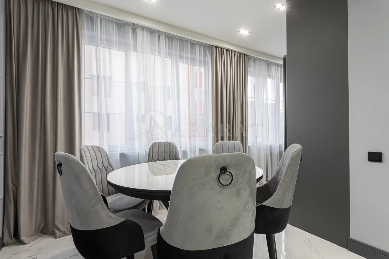 3 սենյականոց բնակարան  Վարդանանց փող, Կենտրոն Երևան, 159334