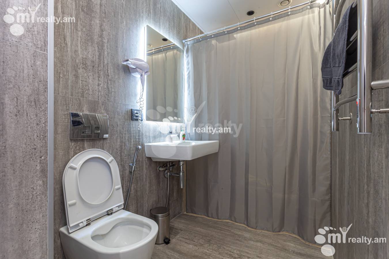 1 սենյականոց բնակարան  Ամիրյան փող, Կենտրոն Երևան, 151796