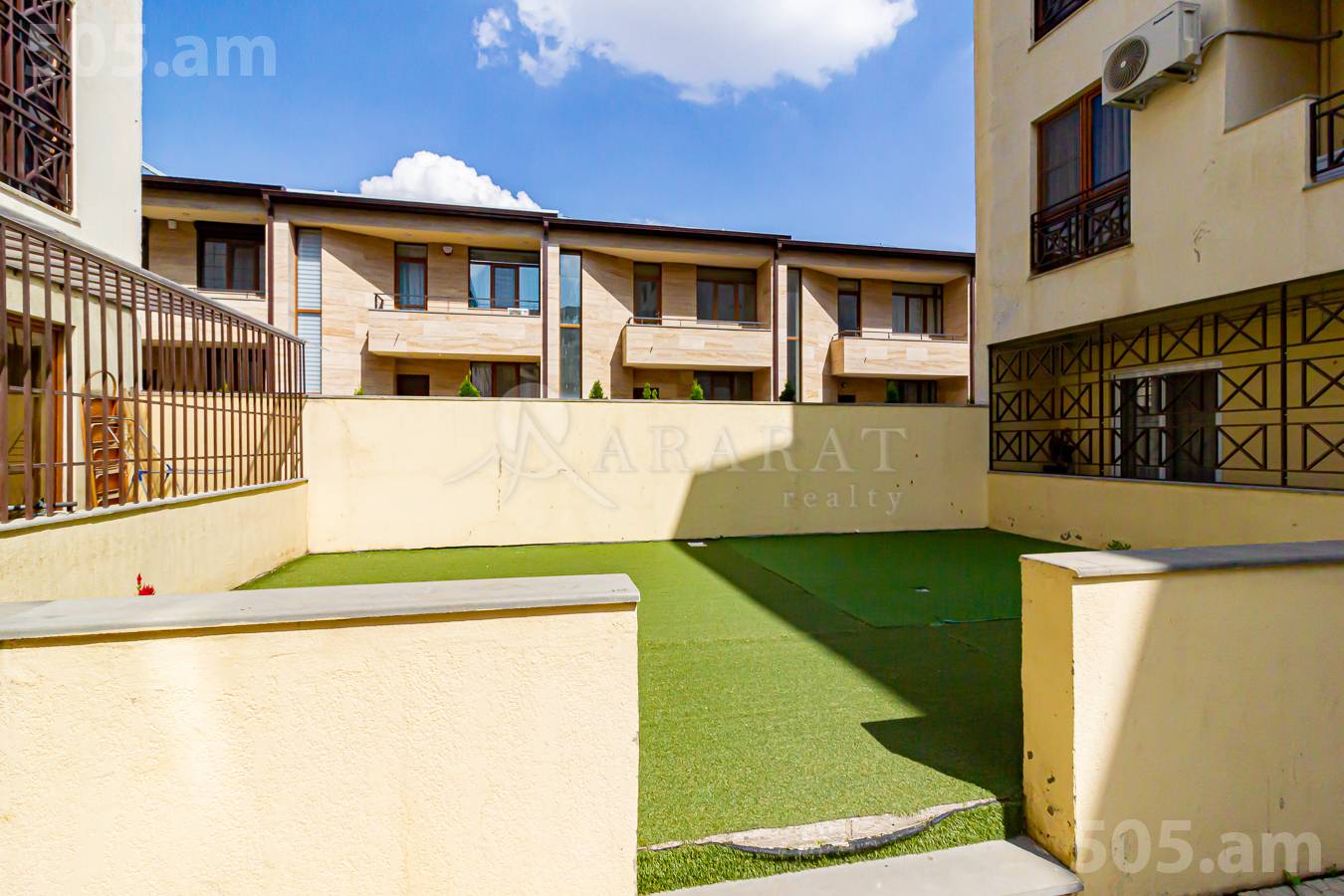 6 սենյականոց բնակարան  Ծարավ Աղբյուրի փող., Ավան Երևան, 152079