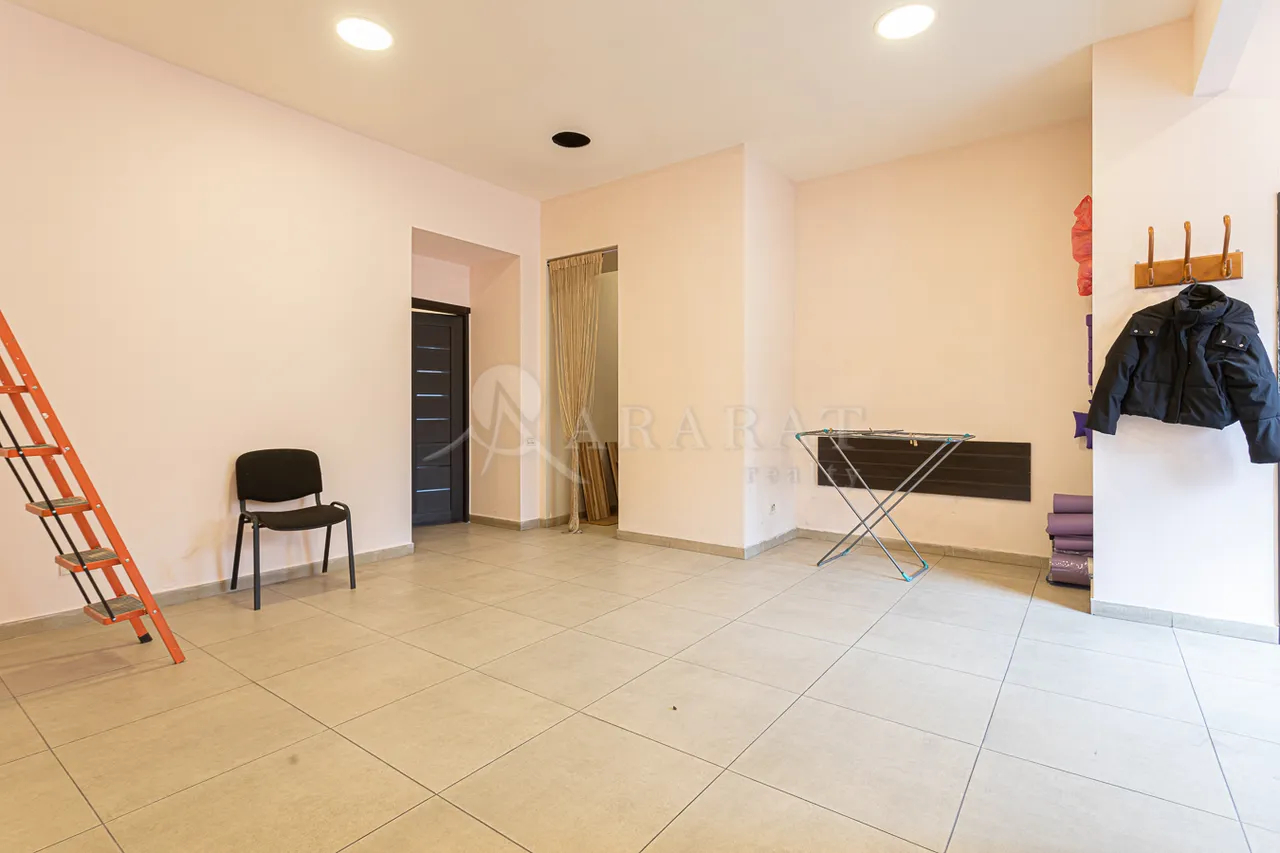 Commercial property for sale Mashtots Ave, Center Yerevan, 157989