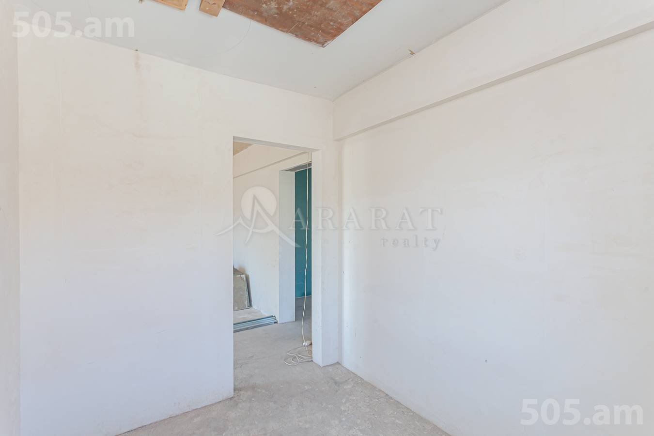 House for sale I. Alikhanyan St, Center Yerevan, 148125