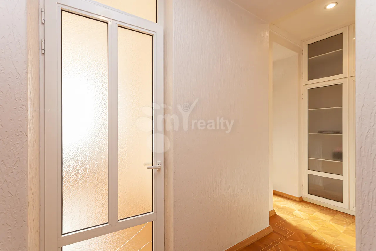 4 bedroom apartment for sale Khanjyan St, Center Yerevan, 160377