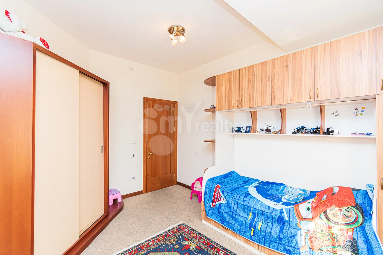 5 bedroom apartment for rent A.Manukyan St, Center Yerevan, 161632