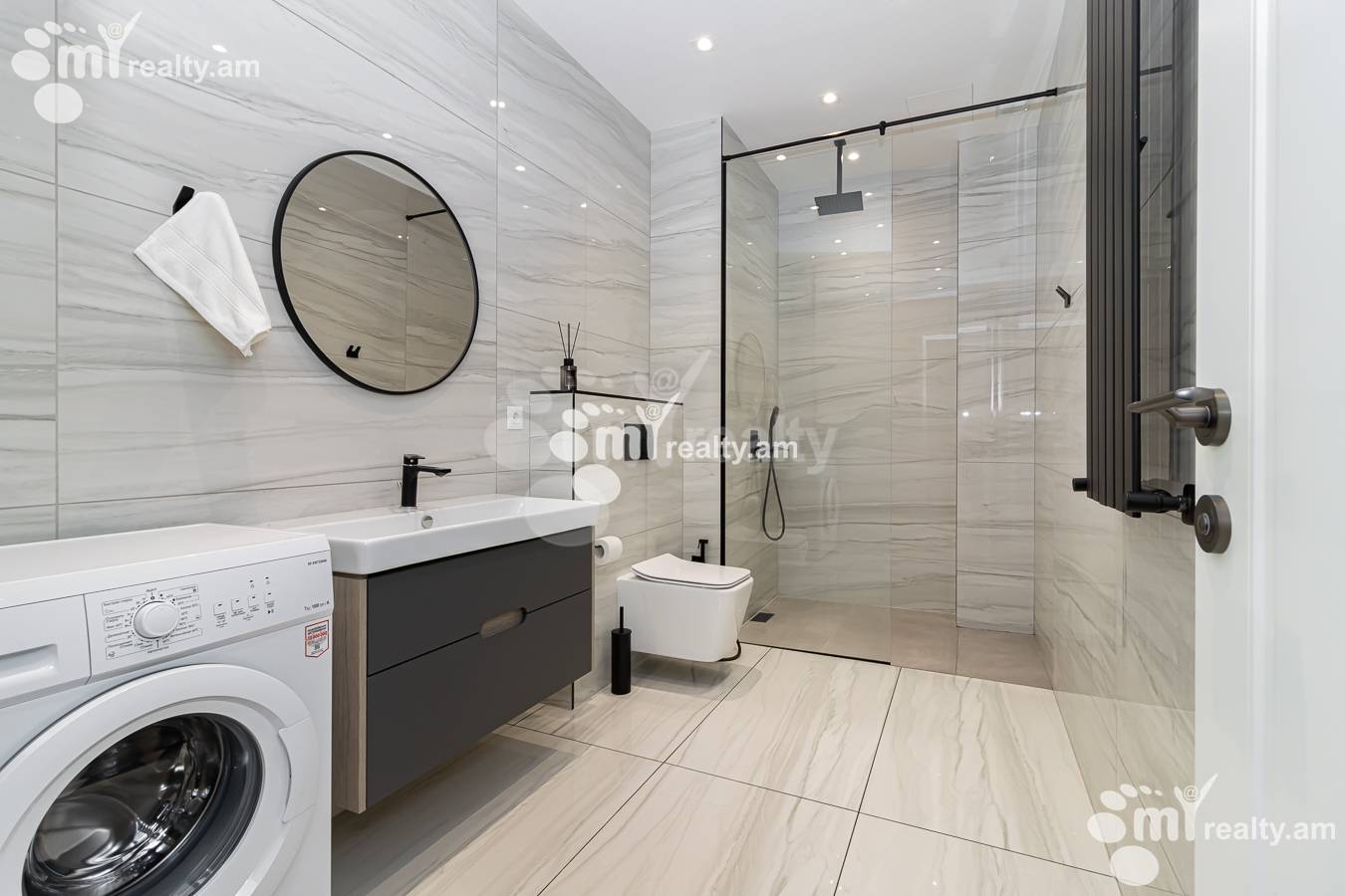 Купить 2 комнатную квартиру Арам ул, Центр Ереван, 148490