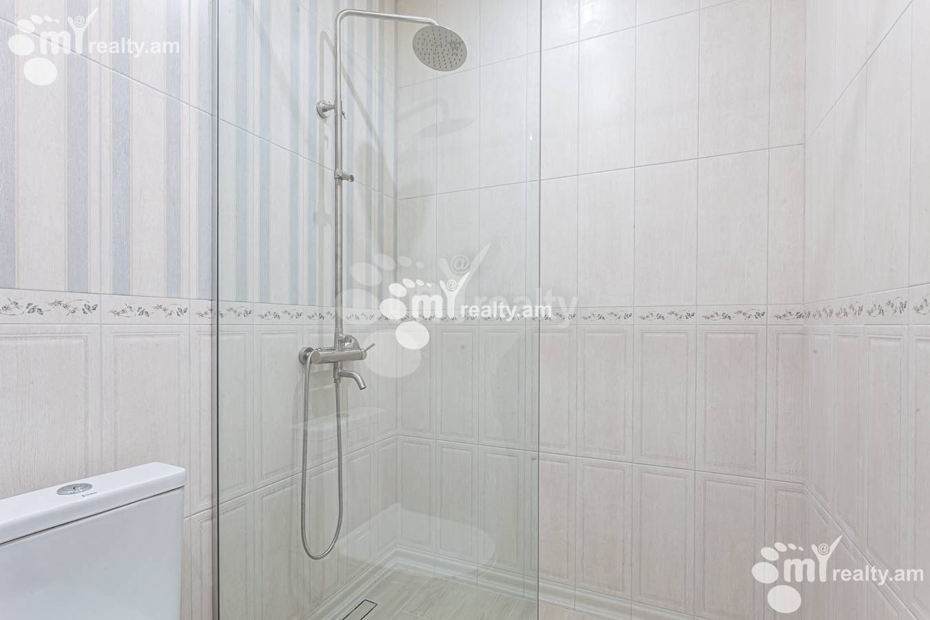 3 bedroom apartment for rent Rostom St, Center Yerevan, 155574