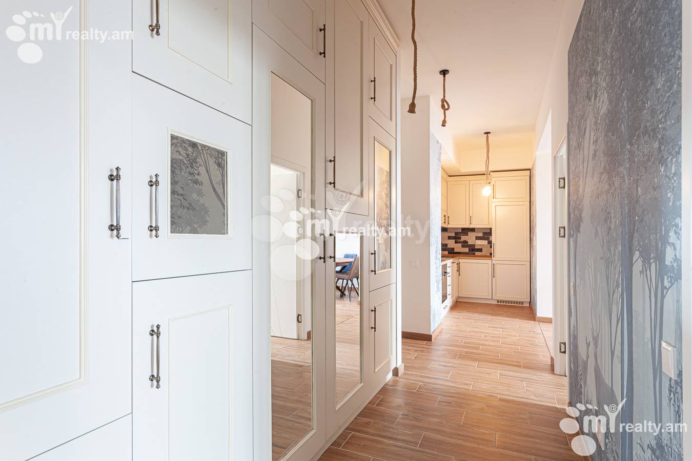 3 bedroom apartment for rent Rostom St, Center Yerevan, 155574