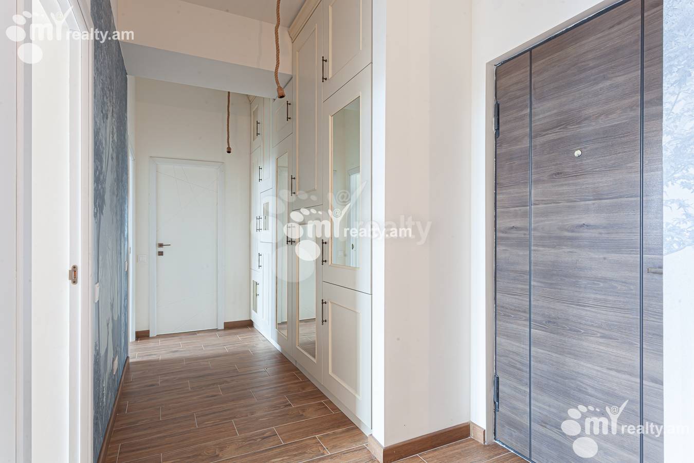 3 bedroom apartment for rent Rostom St, Center Yerevan, 155574