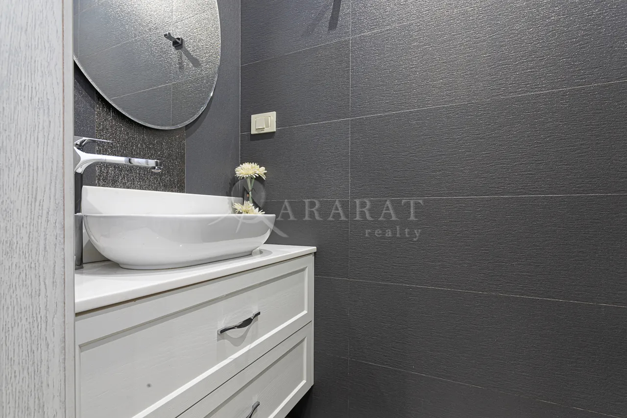 4 bedroom apartment for sale Aram St, Center Yerevan, 159222