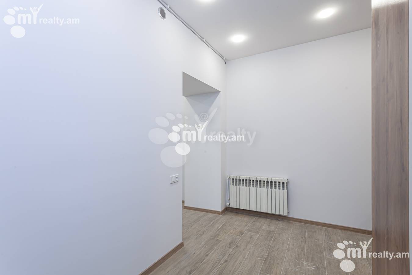 Купить 3 комнатную квартиру Налбандян ул, Центр Ереван, 150615