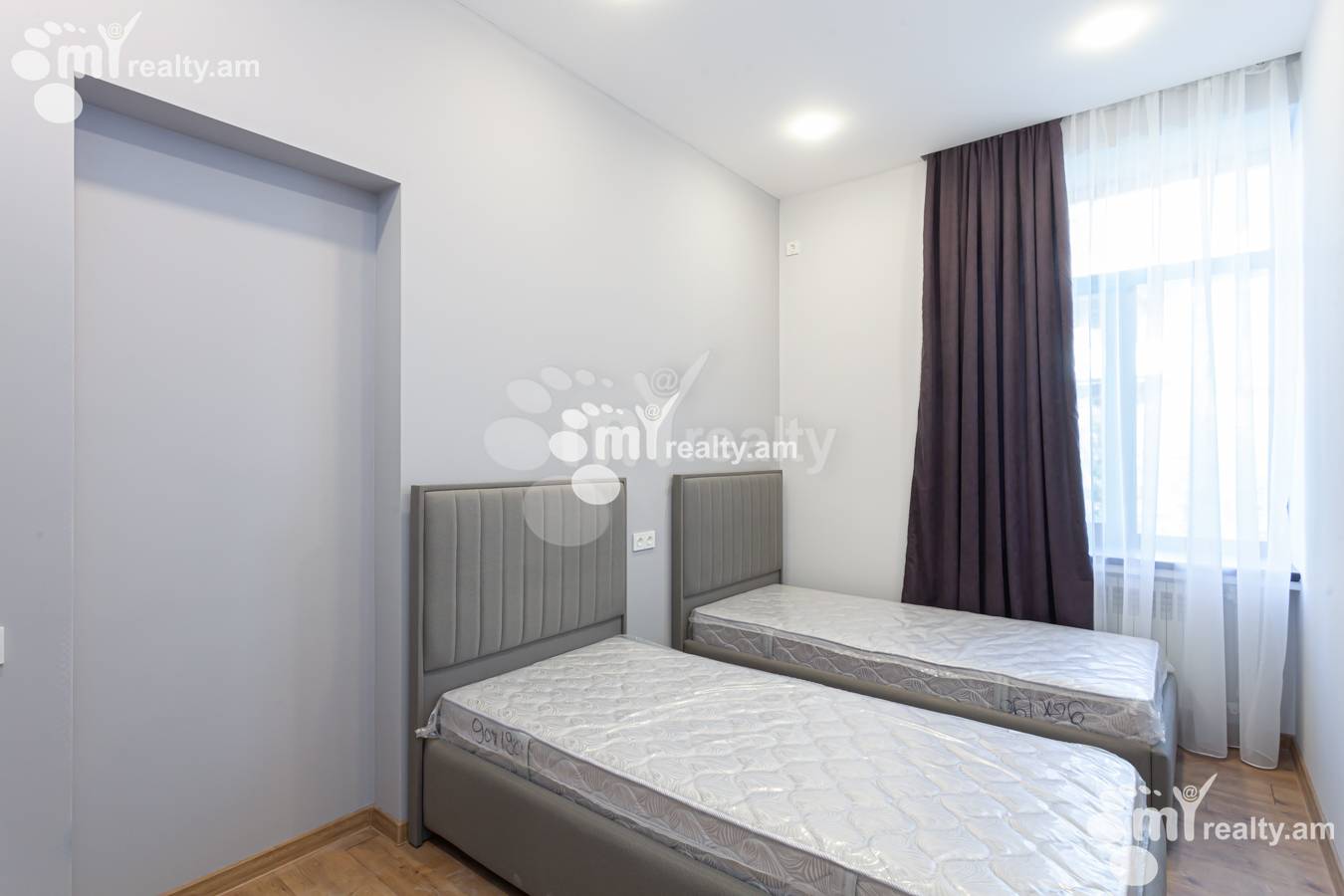 Купить 3 комнатную квартиру Налбандян ул, Центр Ереван, 150615