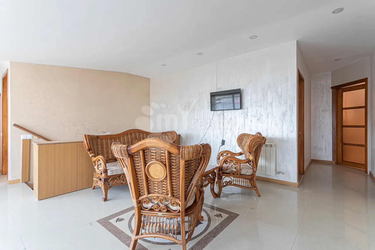 5 bedroom apartment for rent Spendiaryan St, Center Yerevan, 158573