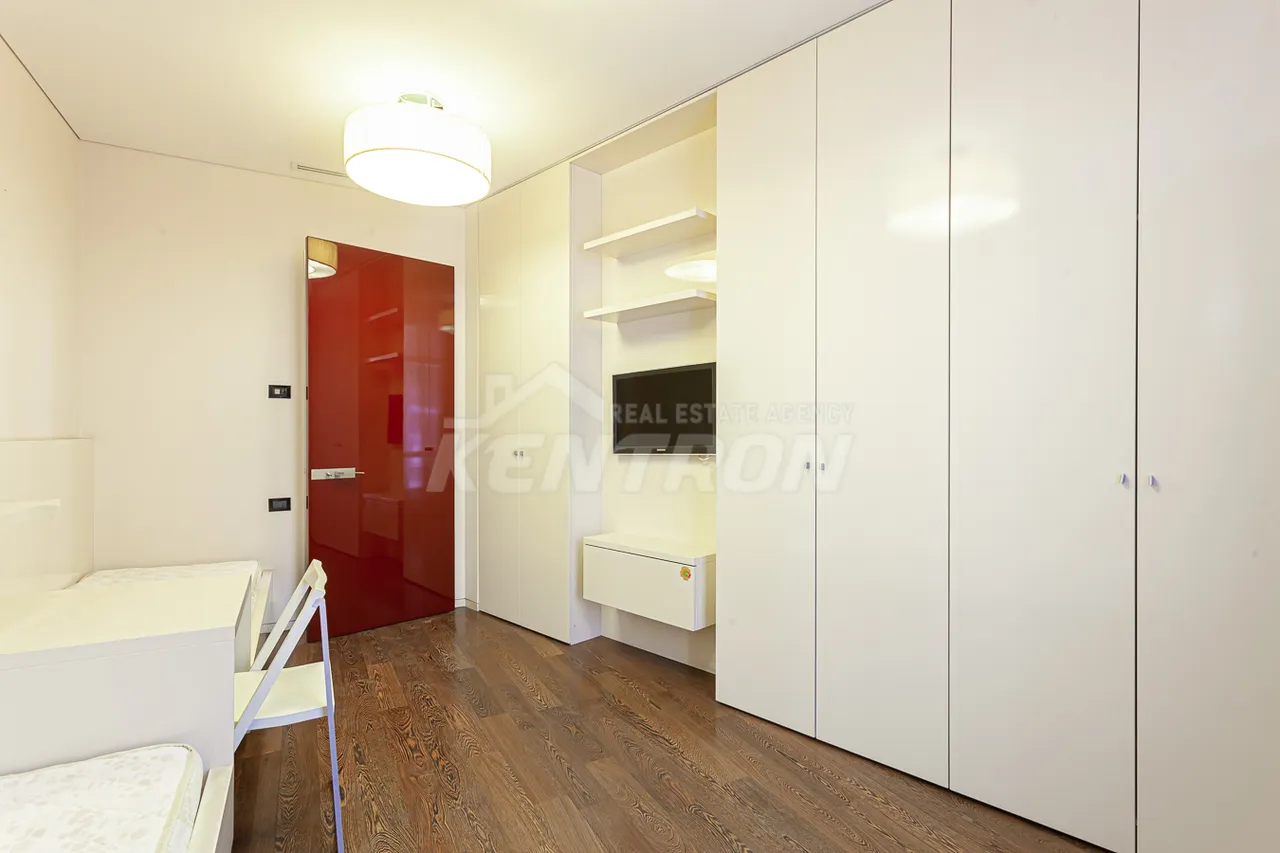 4 bedroom apartment for sale (خیابان نورترن (شمالی, مرکز شهر ایروان, 157215