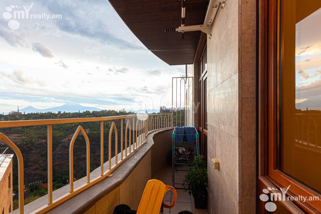 4 bedroom apartment for sale خیابان برادران اوربِلی, عربگیر ایروان, 153291