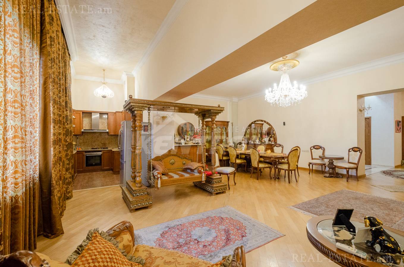 4 bedroom apartment for sale rue d'Abovyan, Center Yerevan, 137151