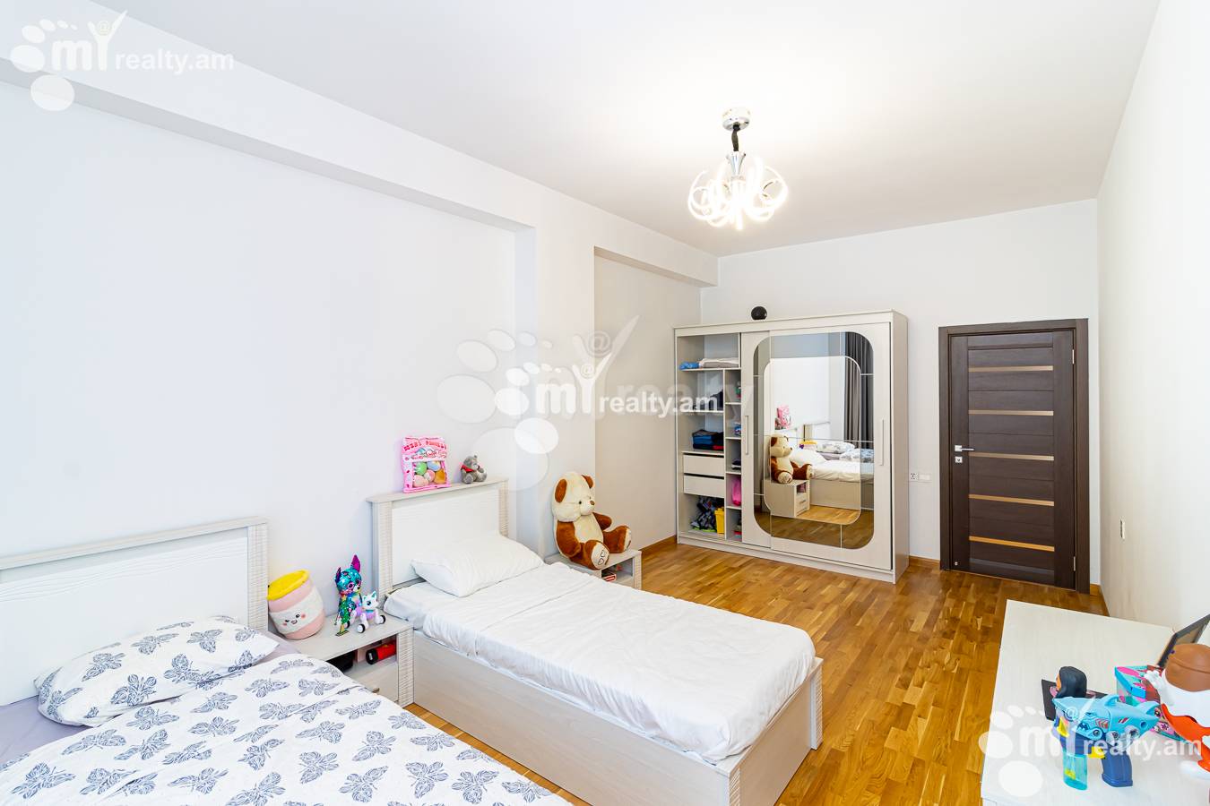 4 bedroom apartment for sale Sevak St, Kanaqer-Zeytun Yerevan, 138726