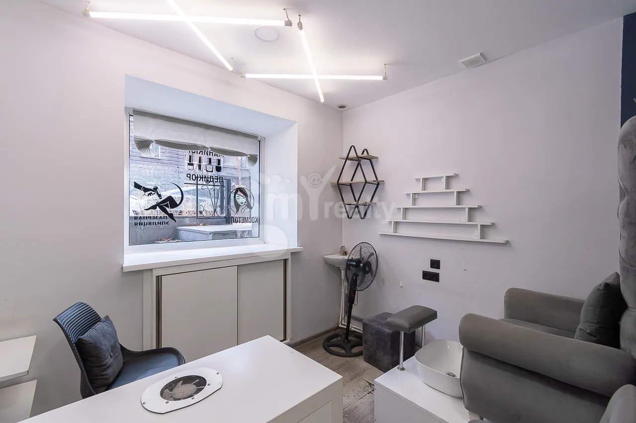 Снять коммерческoе помещение Терян ул, Центр Ереван, 158208