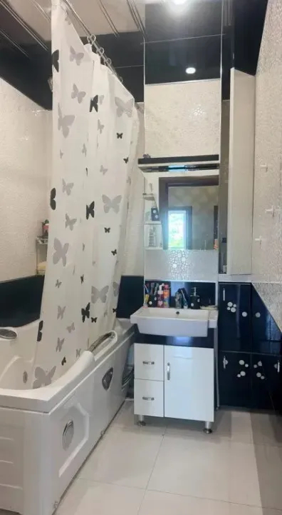 3 bedroom apartment for rent Aram St, Center Yerevan, 161431