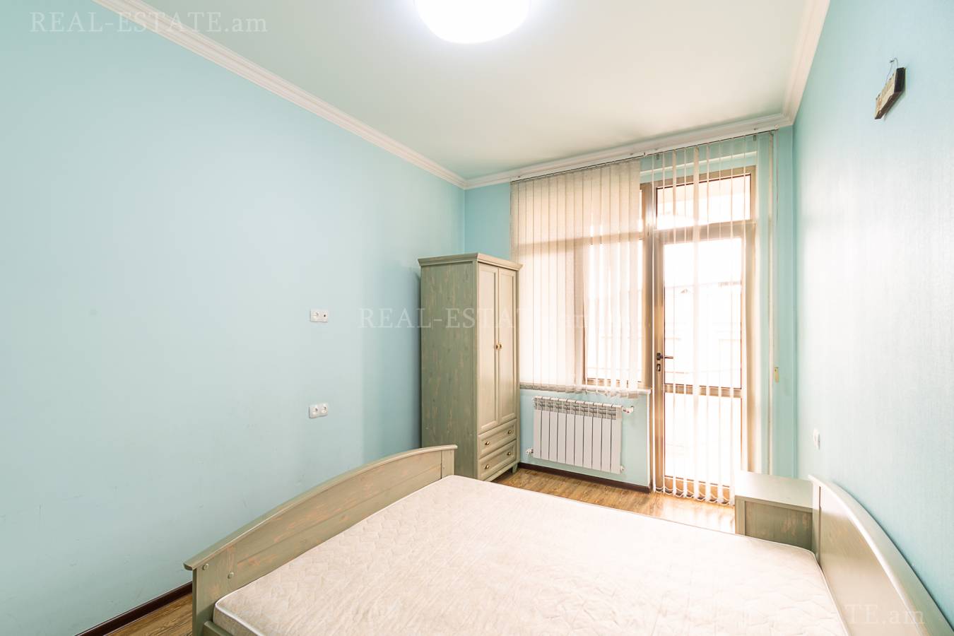 3 սենյականոց բնակարան  Ծիծեռնակաբերդի խճուղի, Կենտրոն Երևան, 124551