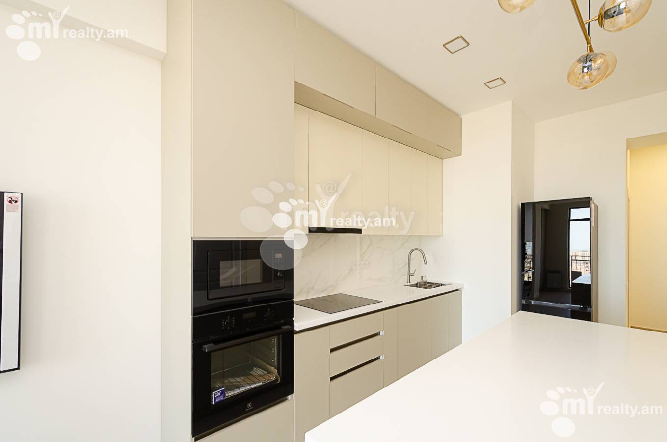 3 սենյականոց բնակարան  Չարենցի փող, Կենտրոն Երևան, 151966