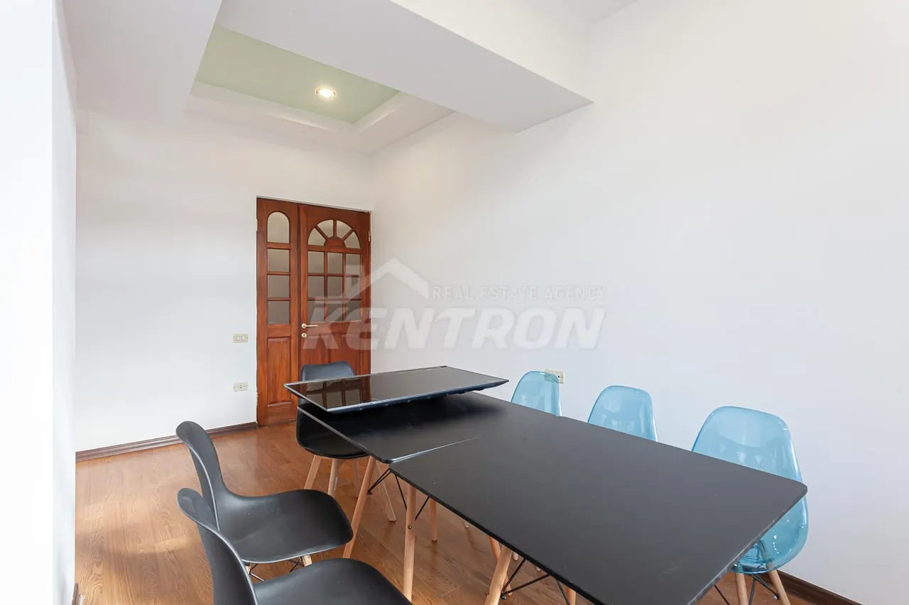 3 bedroom apartment for sale Abovyan St, Center Yerevan, 157550