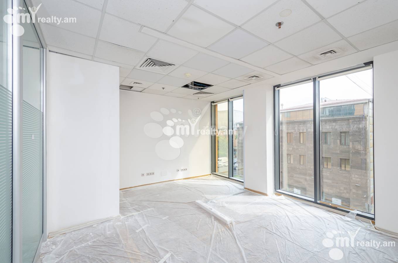Снять коммерческoе помещение Г.Лусаворич ул, Центр Ереван, 153212
