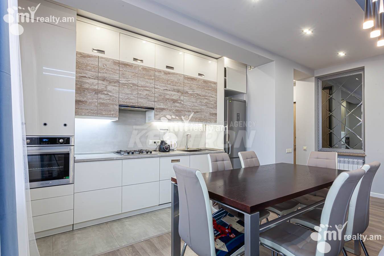 3 bedroom apartment for sale خیابان ماشتوتس, مرکز شهر ایروان, 154496