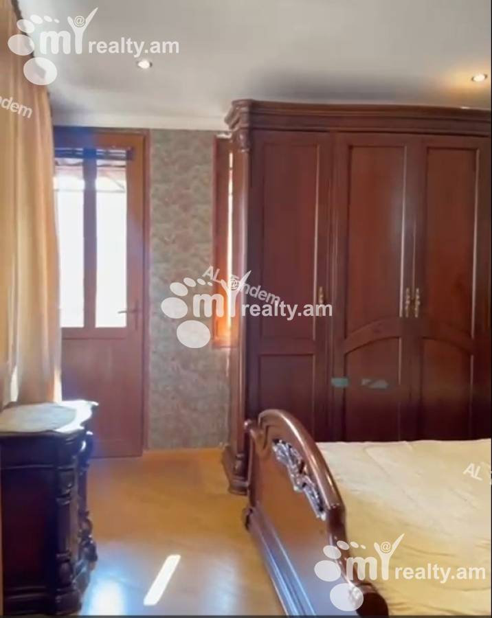 5 bedroom apartment for rent Deghatan St, Center Yerevan, 122413