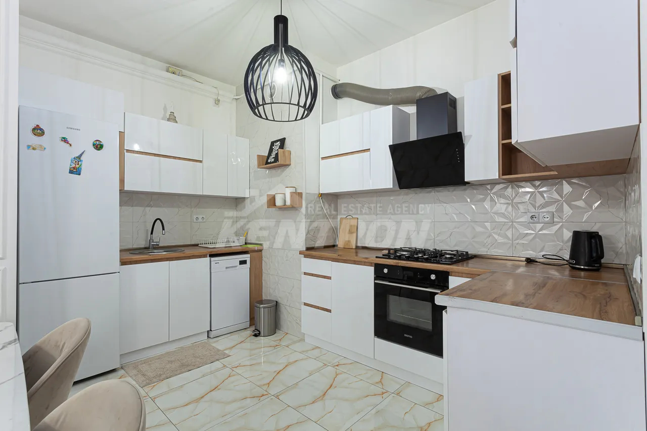 3 bedroom apartment for sale Argishti St, Center Yerevan, 157267