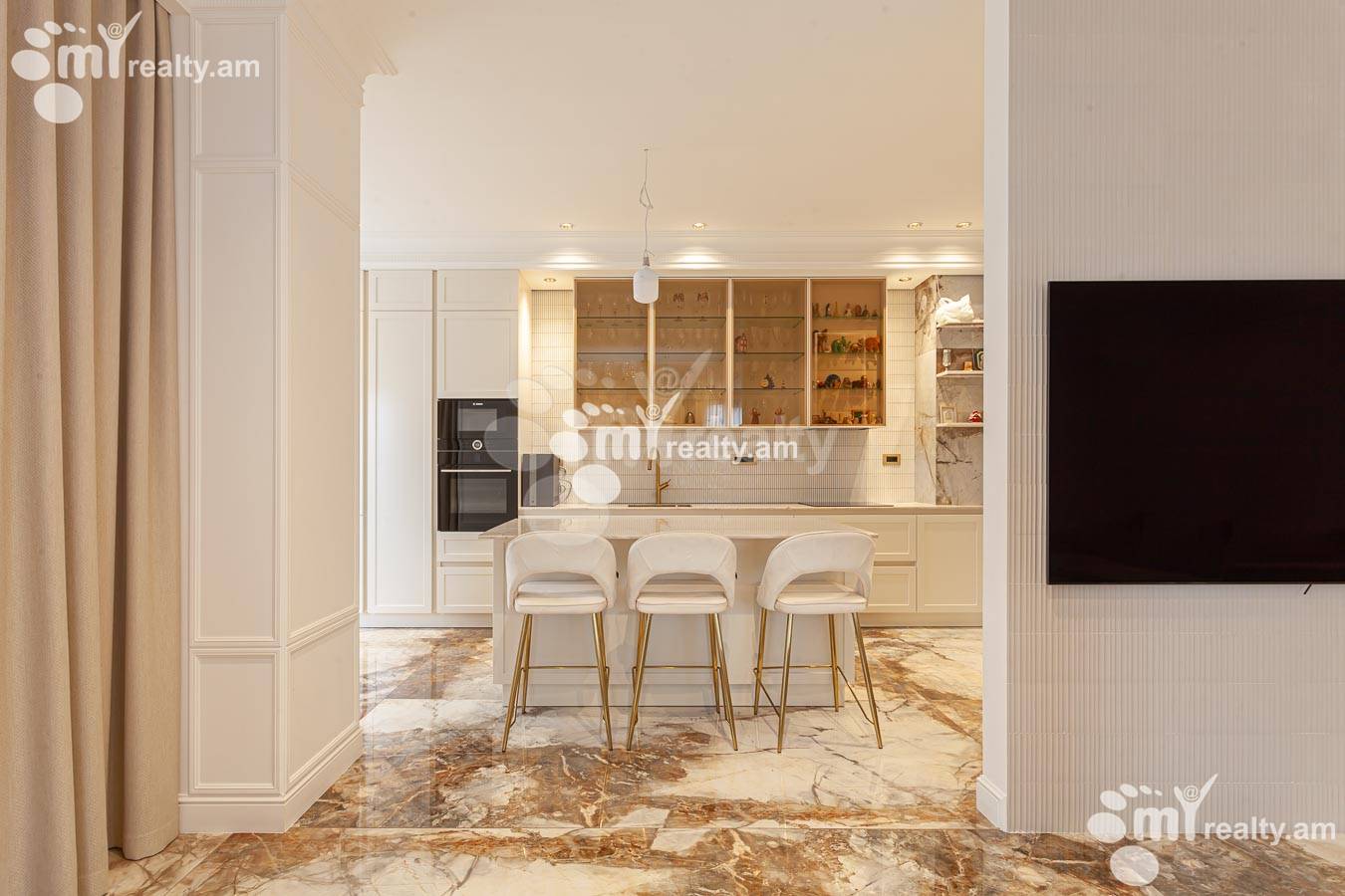 4 bedroom apartment for rent خیابان بوزند, مرکز شهر ایروان, 155158