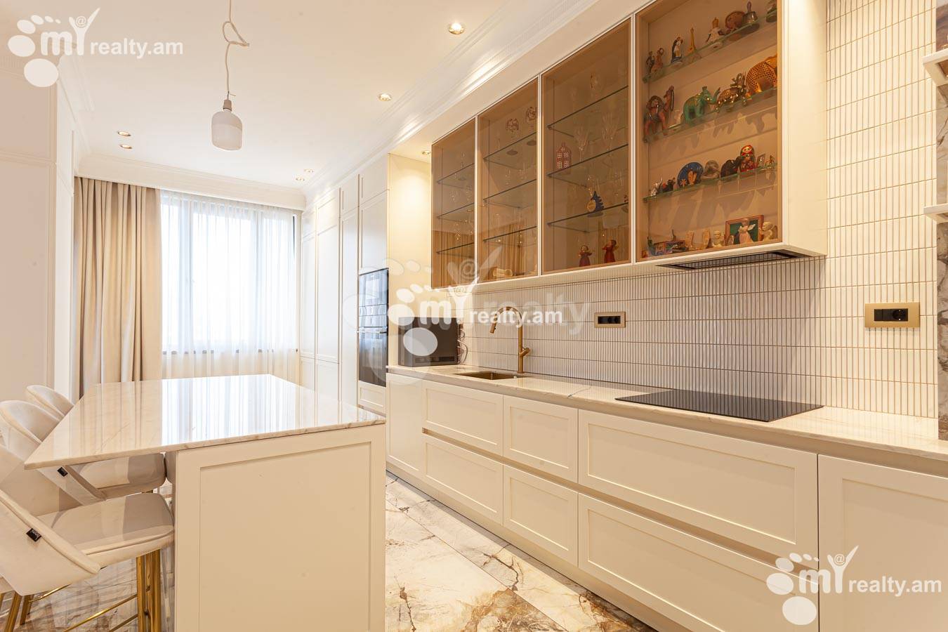 4 bedroom apartment for rent خیابان بوزند, مرکز شهر ایروان, 155158
