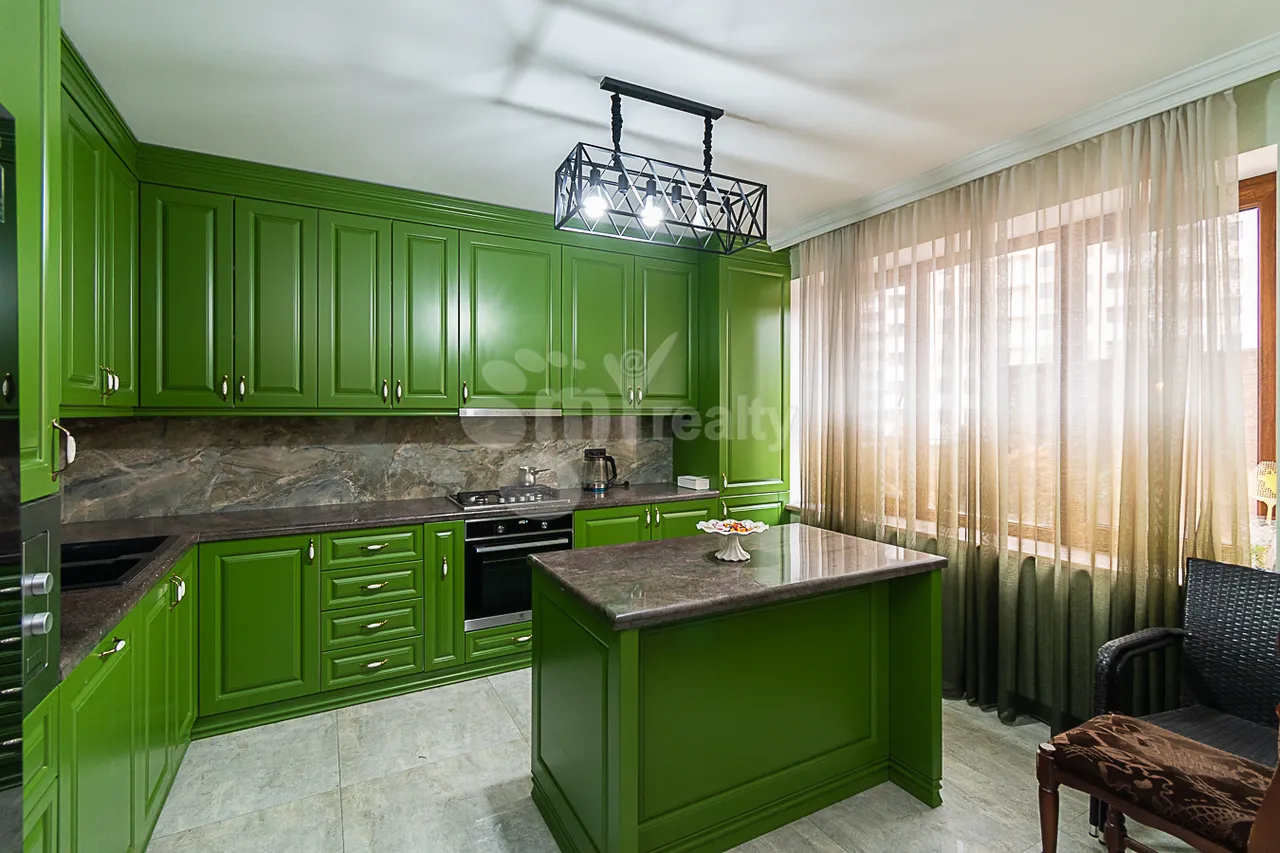 Купить дом Микоян ул, Давташен Ереван, 160031