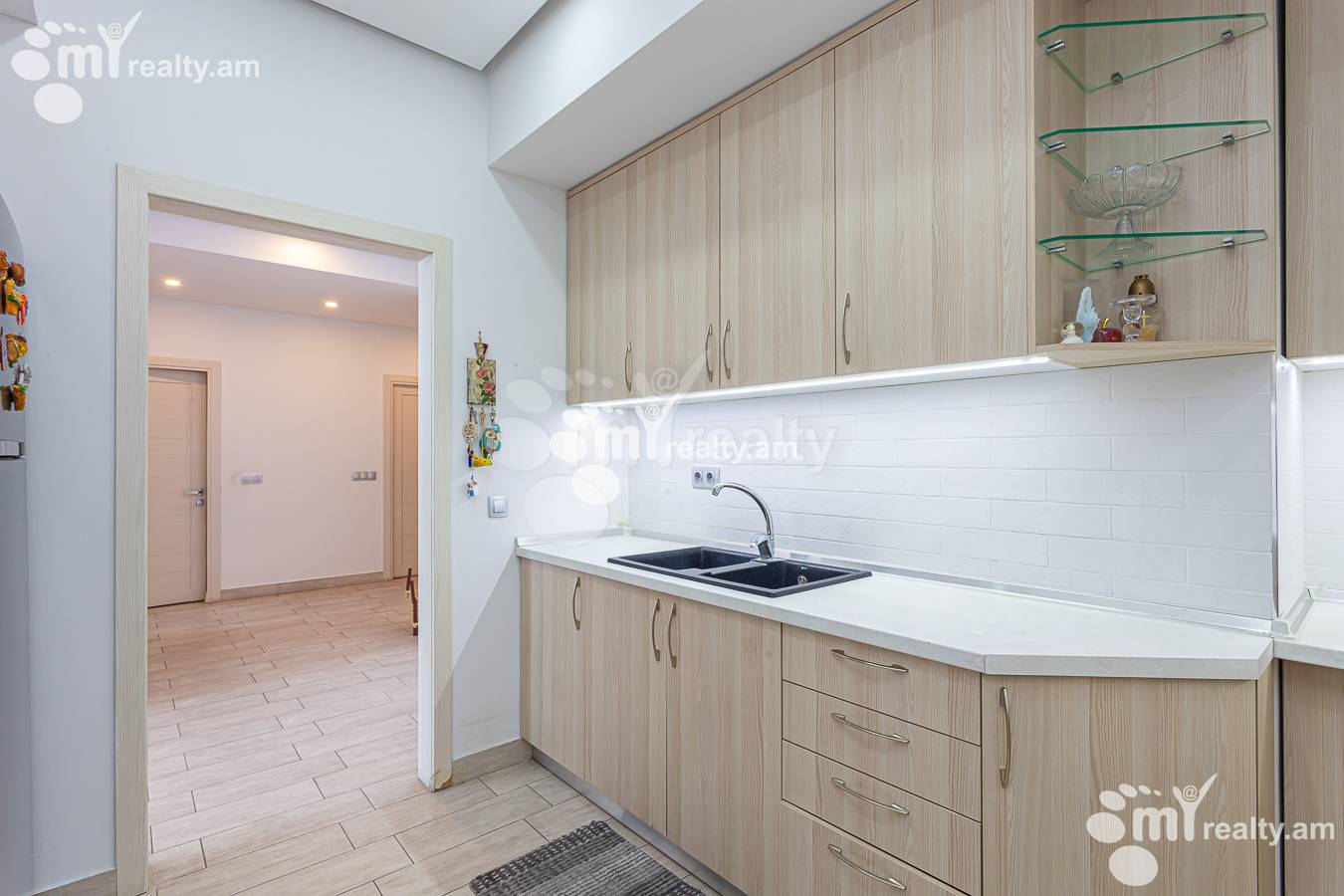 3 bedroom apartment for rent Tsitsernakaberd Highway, Center Yerevan, 148665