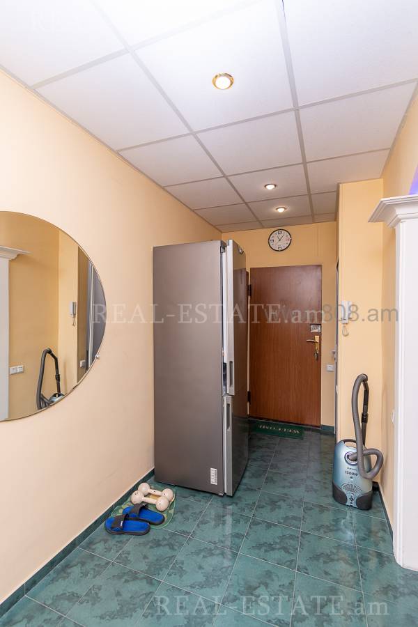 3 bedroom apartment for sale Mashtots Ave, Center Yerevan, 125544