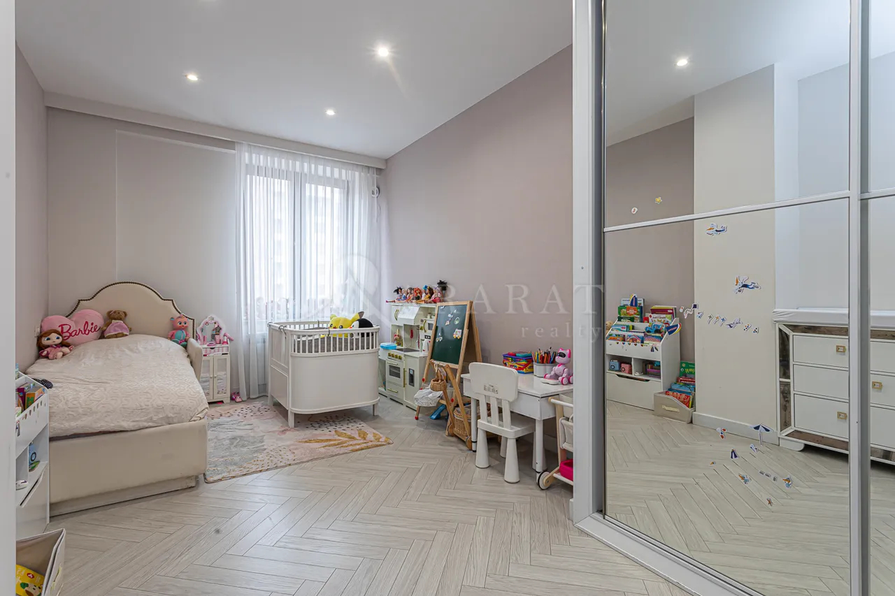 4 bedroom apartment for sale Aram St, Center Yerevan, 159222