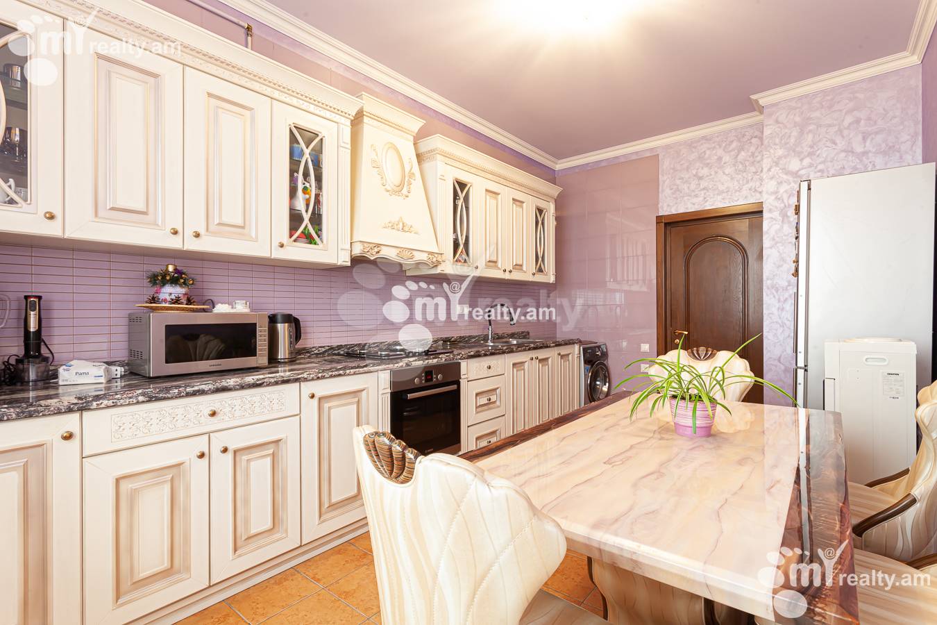 3 սենյականոց բնակարան  Սայաթ-Նովայի պող, Կենտրոն Երևան, 155779